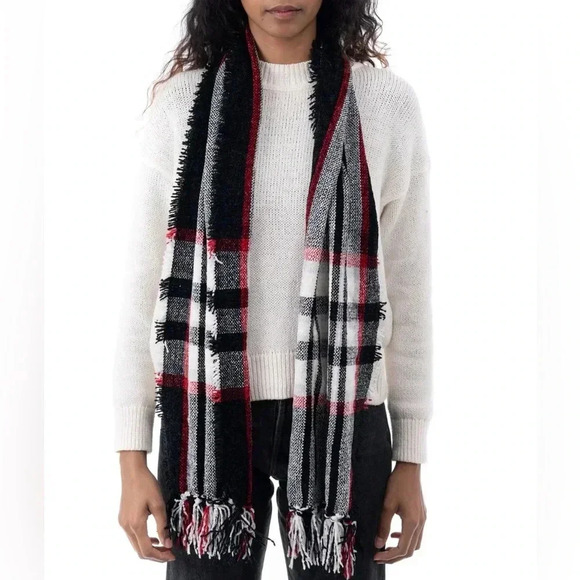 Style & Co Accessories - NWT Style & Co
Women's Chenille Plaid Fringe-Trim Scarf Women’s